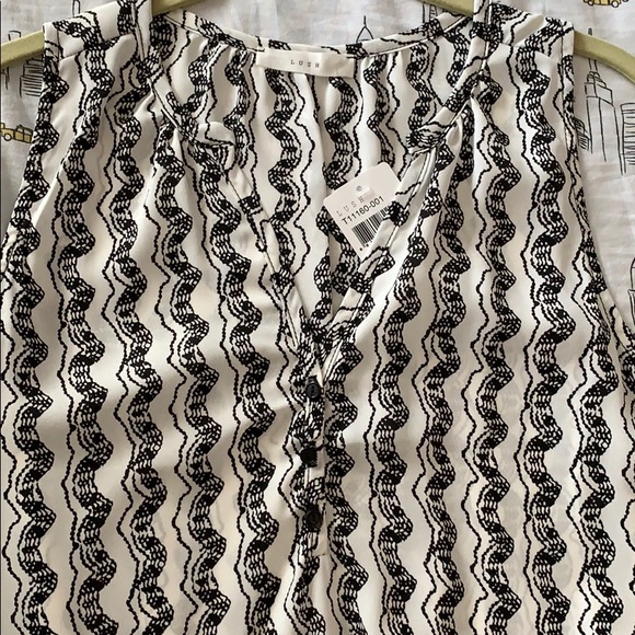 NWT Lush Blouse - Picture 2 of 3